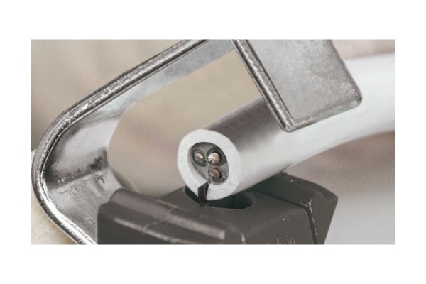 Инструмент с поворотным резцом для снятия ПВХ оболочки круглых кабелей Wiha wih44240