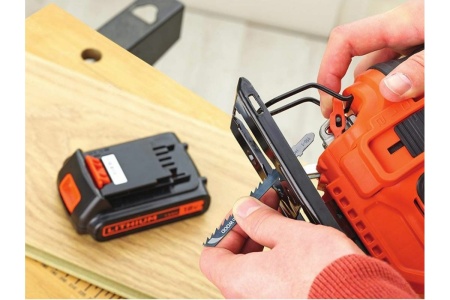 Аккумуляторный лобзик Black&Decker BDCJS18N
