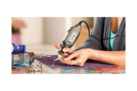 Многофункциональный инструмент Dremel 3000 + 105 насадок + 3 приставки F0133000LG