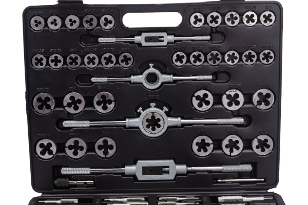 Метрический набор метчиков и плашек ROCKFORCE 110 предметов RF-B110-1