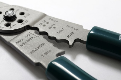 Инструмент для снятия изоляции SATA 97521