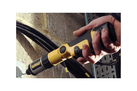 Аккумуляторная отвертка DeWALT DC 600