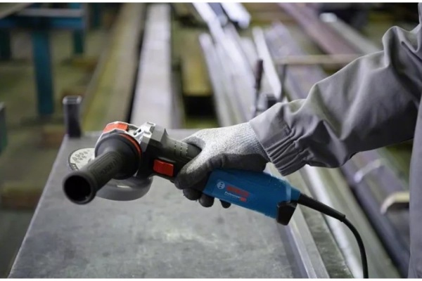 Угловая шлифмашина Bosch GWX 14-125 S 06017D2100 Угловая шлифмашина Bosch GWX 14-125 S 06017D2100