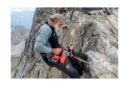 Аккумуляторный перфоратор Milwaukee M28 CHPX-0X FUEL 4933451029