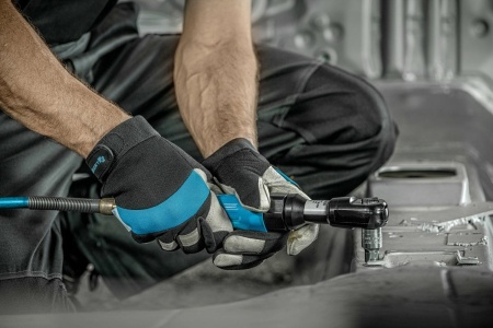 Пневматическая трещотка HOEGERT TECHNIK 1/2", 61 Нм HT4R630