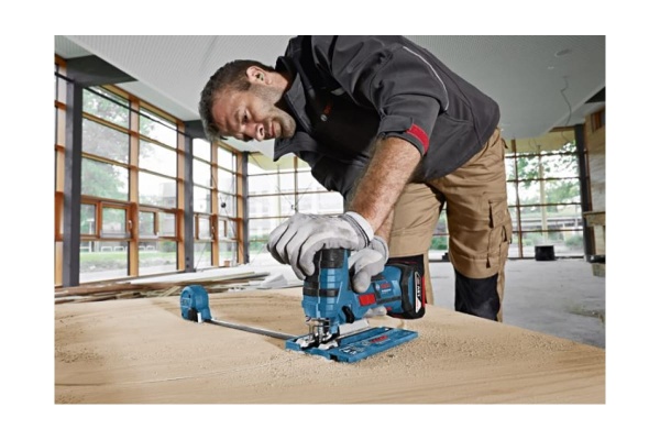 Аккумуляторная лобзиковая пила Bosch GST 18 V-LI S 0.601.5A5.104