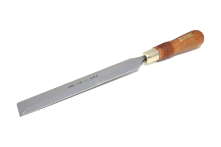 Удлиненная плоская стамеска Narex  с ручкой WOOD LINE PLUS 32 мм 813231