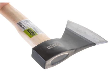 Кованый топор с деревянной рукояткой ON 800г 06-03-002