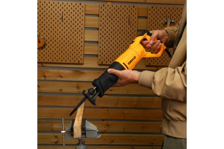 Сабельная пила DEKO DKRS1200 063-4195