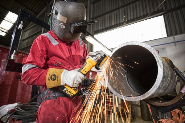 Бесщеточная угловая шлифмашина DEWALT DCG405NT