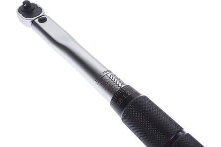 Динамометрический ключ JTC 1/4" усилие затяжки 2-24Nm, длина 280мм JTС-6901 Динамометрический ключ JTC 1/4" усилие затяжки 2-24Nm, длина 280мм JTС-6901