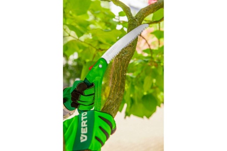Садовая изогнутая пила в пластмассовом чехоле VERTO 15G101