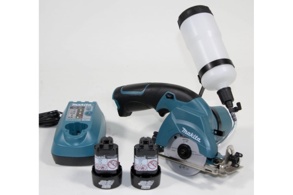 Аккумуляторная дисковая пила Makita LXT BSS610Z
