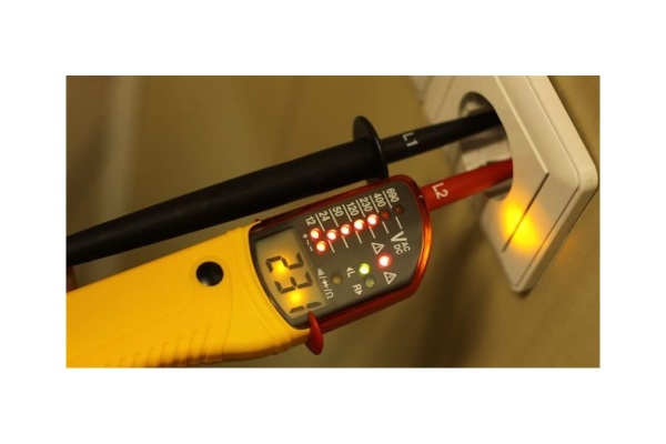 Промышленный тестер напряжения FLUKE T140/VDE