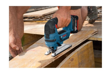 Аккумуляторная лобзиковая пила Bosch GST 18 V-LI B 0.601.5A6.103