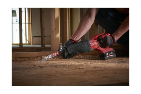 Аккумуляторная сабельная пила Milwaukee M18 CSX-902X FUEL 4933451470