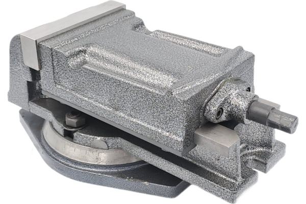 Тиски TORNERI станочные с закрытым винтом поворотные L губок 125 мм 041908