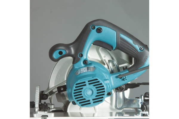 Дисковая пила Makita HS7601