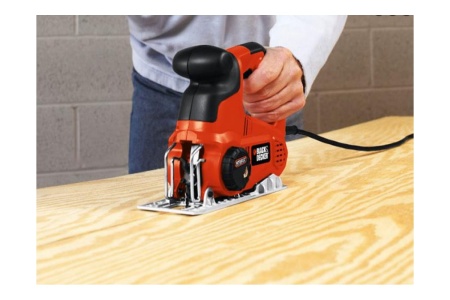 Лобзик Black+Decker KSTR8K