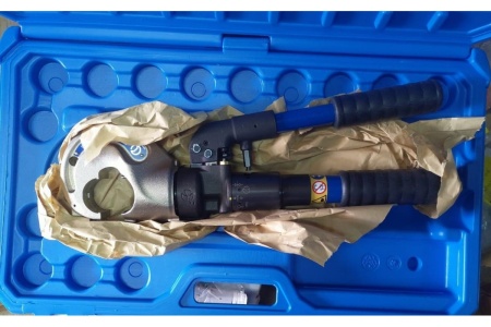 Ручной гидравлический инструмент для опрессовки CEMBRE HT131-C 130 кН/до 400 мм2 2610416