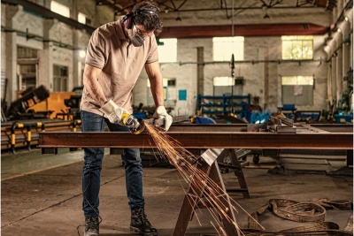 Угловая шлифмашина Stanley SG7115-RU