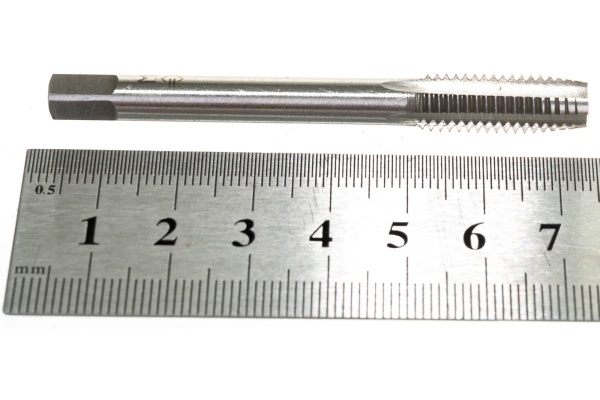 Комплект ручных метчиков для нарезания метрической резьбы Зубр  М8x1,25, 2шт 4-28006-08-1.25-H2