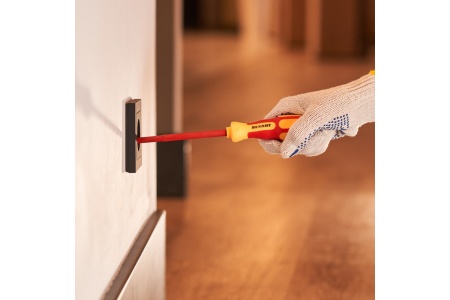 Крестовая отвертка электрика REXANT PH 1х125 мм 12-4717