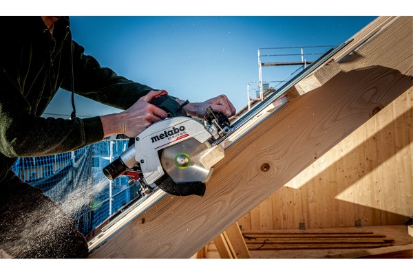 Дисковая пила Makita LXT DHS660Z