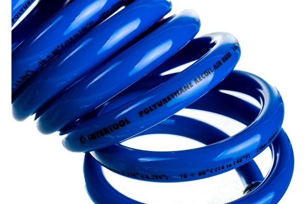 Шланг спиральный полиуретановый с быстроразъемными соединениями (20 м; 6.5х10 мм; 15 бар) INTERTOOL PT-1713