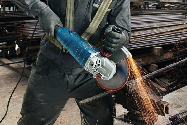 Угловая шлифмашина Bosch GWS 24-230 P 06018C3100