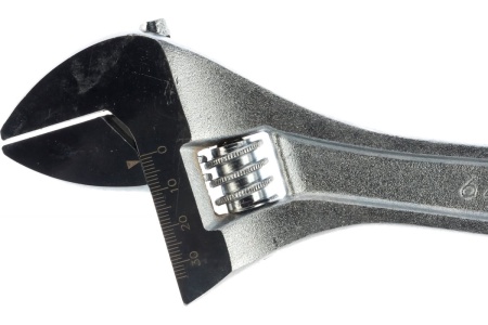 Разводной ключ с центральной регулировкой Bellota 646012