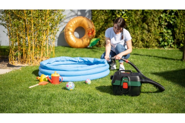 Аккумуляторный пылесос Bosch AdvancedVac 18 06033E1000