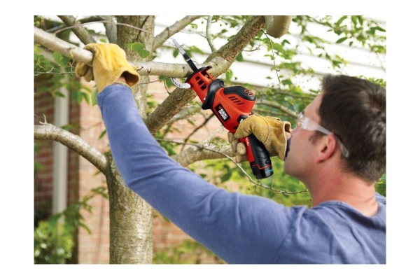 Аккумуляторный сучкорез Black+Decker GKC108