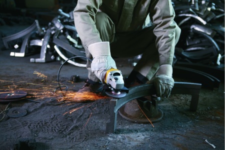 Угловая шлифмашина STANLEY STGS7125