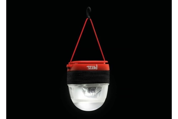 Кейс для налобных фонарей Petzl рассеивает свет в режиме кемпинговой лампы E093DA00