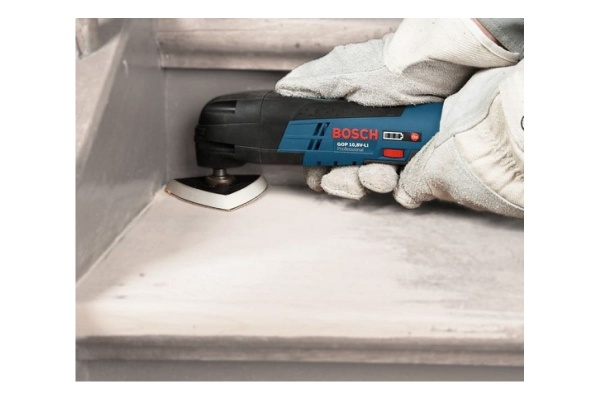 Аккумуляторный резак Bosch GOP 10.8 V-LI + комплект оснастки 36 единиц 0.601.858.00D