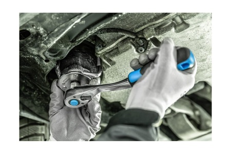 Трещотка HOEGERT TECHNIK изогнутая, с кнопкой 1/2, 72 зубца HT1R322