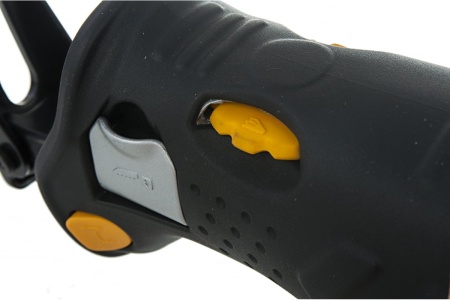 Аккумуляторная сабельная ножовка Felisatti RS135/18L 2110100100