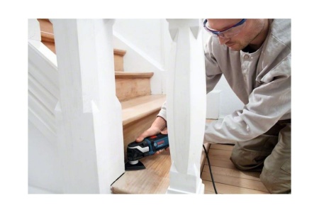 Универсальный резак Bosch GOP 300 SCE с набором оснастки 0.601.230.503