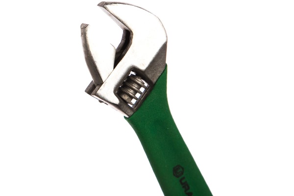 Разводной хромированный ключ Uragan 150мм 27243-15 Разводной хромированный ключ Uragan 150мм 27243-15