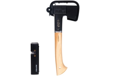 Набор Fiskars: топор универсальный Norden N7 NC COC 021366 FSC Mix + точилка 1051146