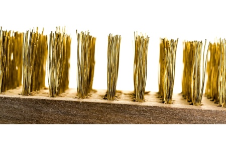 Металлическая щетка с деревянной ручкой ON 6-и рядная 20-01-005