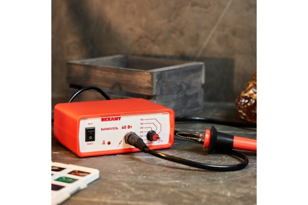 Универсальный выжигательный прибор с функцией термоконтроля 220В 40Вт REXANT 12-0142