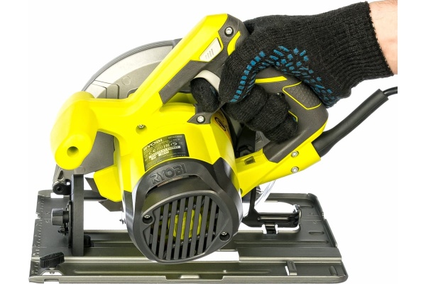 Дисковая пила Makita HS7600