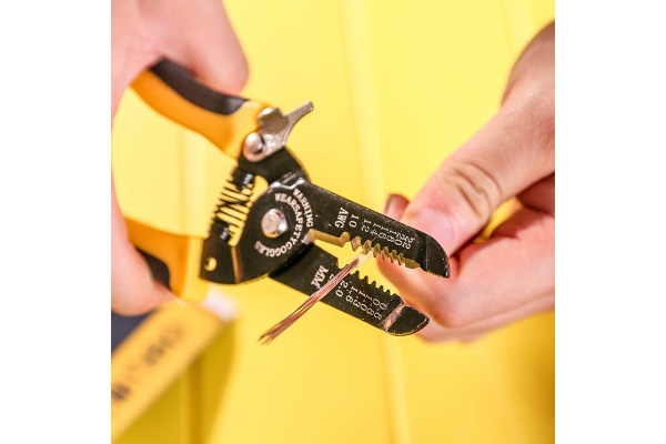 Многофункциональный стриппер DELI DL2607 0,6-2,6 мм 98343