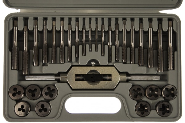 Набор метчиков и плашек 31 предмет MATRIX MASTER 77337