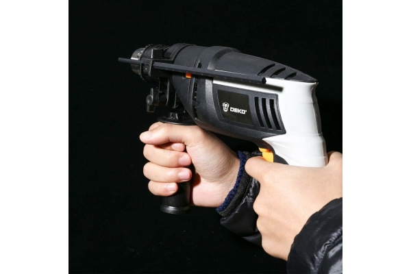 Ударная дрель DEKO DKID650W в кейсе 063-4092
