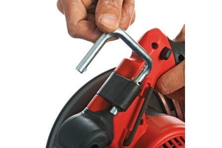 Аккумуляторная циркулярная пила Milwaukee M18 CCS55-502C FUEL 4933448155