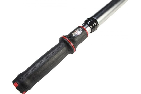 Динамометрический ключ 3/4 дюйма (100-550Нм, 970мм) JTC-4938 Динамометрический ключ 3/4 дюйма (100-550Нм, 970мм) JTC-4938