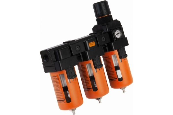 Модульная группа с тремя влаго-маслоотделителями и регулятором давления 1/2'' WIEDERKRAFT WDK-70744 Модульная группа с тремя влаго-маслоотделителями и регулятором давления 1/2'' WIEDERKRAFT WDK-70744